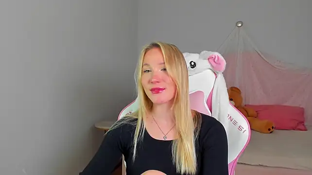 ElaraVoltage Chat XXX live