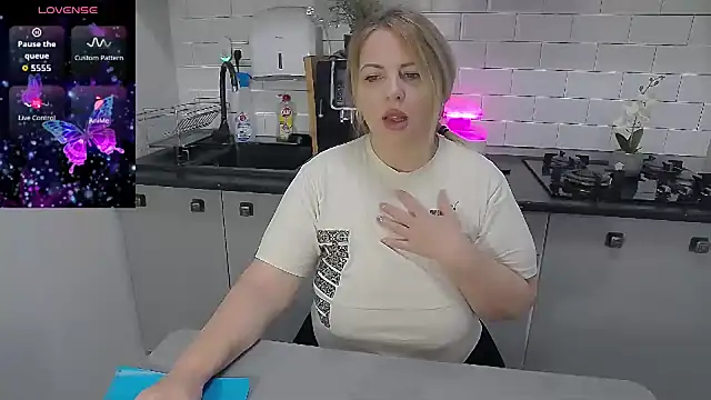 XXX chat uživo modela erikaerika