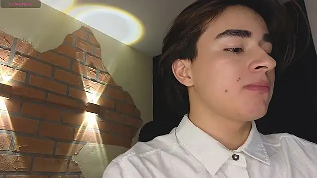 Connorr_01 élő XXX-chatje