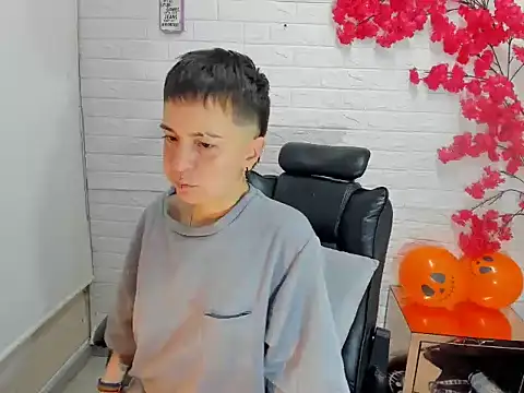 Chat +18 de HannaHott7 ao vivo