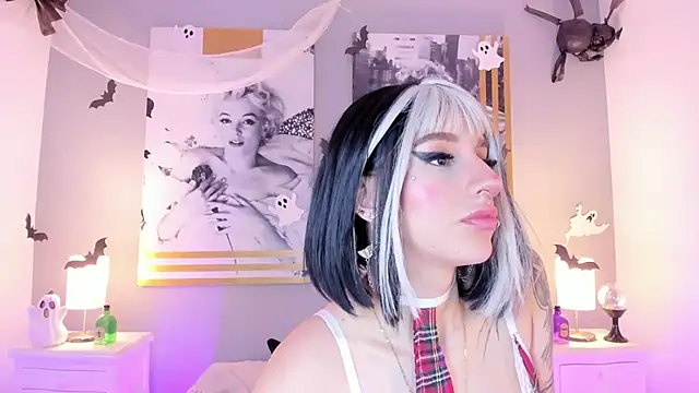 AlannaViera - RIDING DRAGON DILDO🖤