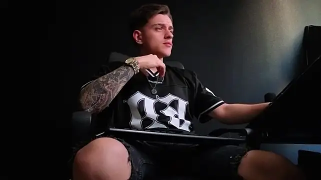 FelixStarkk's Live XXX Chat
