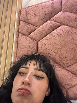 baby_akuma_'s Live XXX Chat
