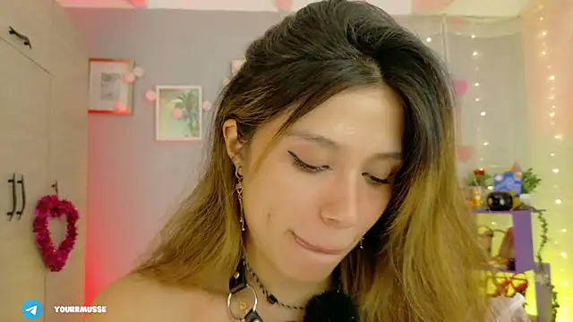 Yourrmuse_ live XXX chat