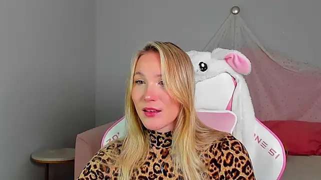 Živý XXX chat ElaraVoltage