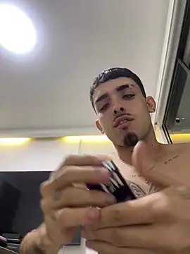Chat XXX en directo de NikoStone_