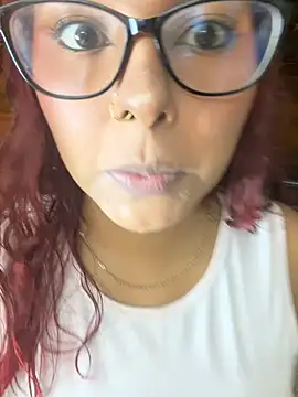 Czat XXX na żywo – Cherry_rousse
