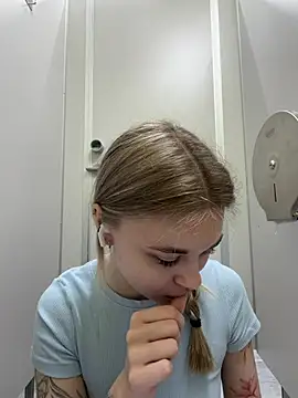 -MiaKitty - Pants lower + show ass in panties / WC