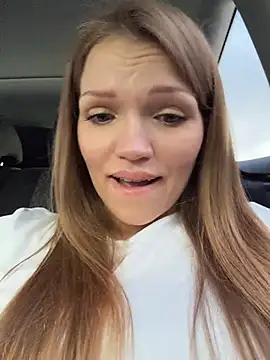 StreetSquirt - show under boobs+shake shake in taxi