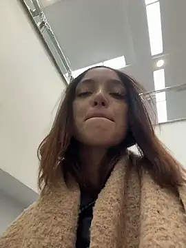 DollyTall XXX чат на живо