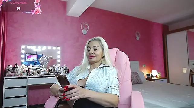 MissKora Chat XXX live
