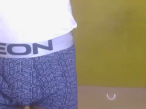 Chat +18 de Stubborndesiboy ao vivo