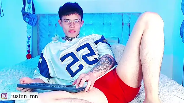 _justinmoon2 Adlı Modelin Canlı XXX Sohbeti