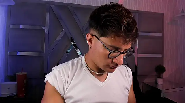 Chat XXX en directo de Hassbyd