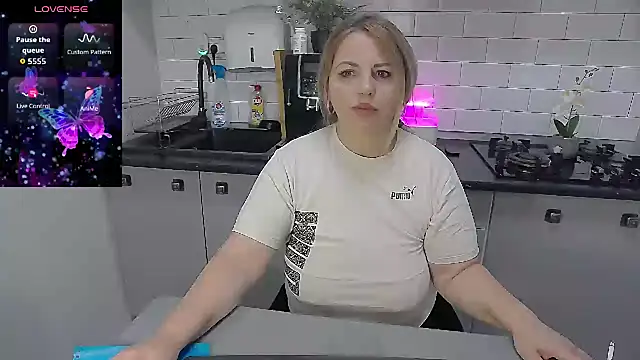erikaerika – Naživo XXX chat
