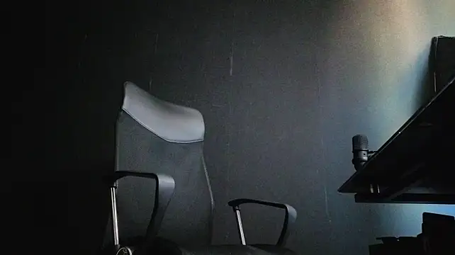 دردشة FelixStarkk الجنسية المباشرة