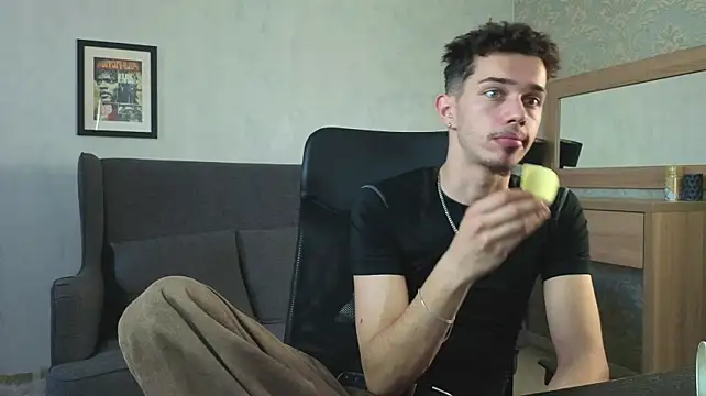 XXX chat uživo modela KaydenDrew