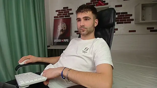Chatroom XXX en direct de KyloEast