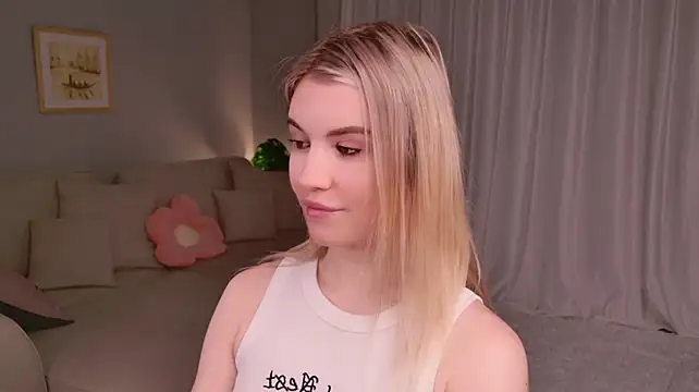 Heycassie - massage my asscheeks to spread