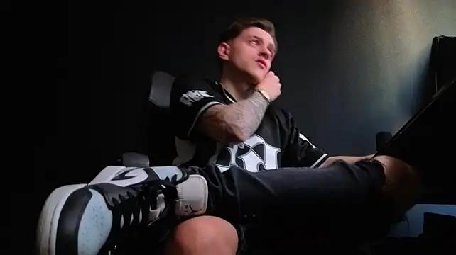 FelixStarkk 라이브 XXX 채팅