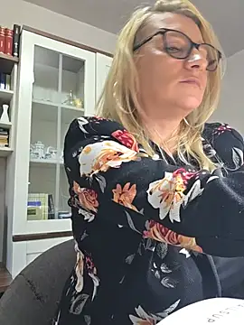 KaylinJan live XXX chat