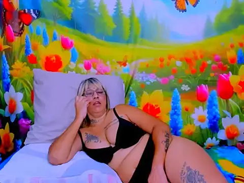 Chat +18 de indianroxy ao vivo