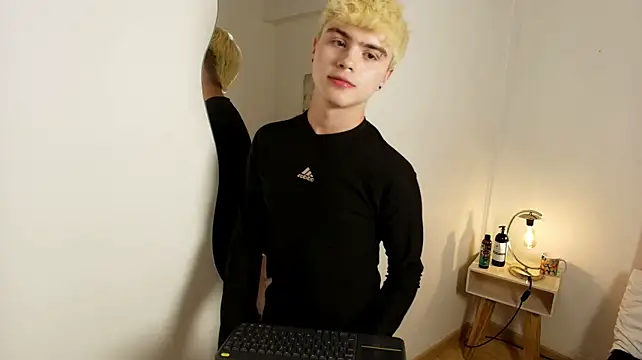 Ian_Stone XXX чат на живо