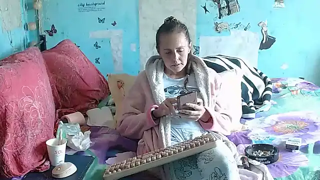 brighteyes77 live XXX chat