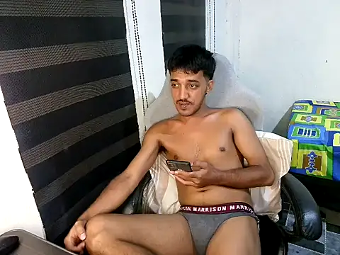 Rowy_Cam Adlı Modelin Canlı XXX Sohbeti