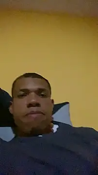 ItsMoiseXxx_777's Live XXX Chat