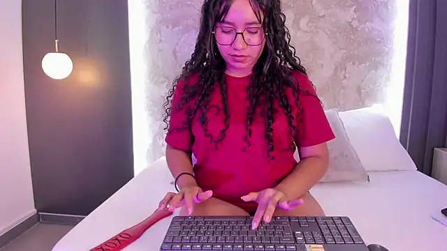 alysson_moon_'s Live XXX Chat