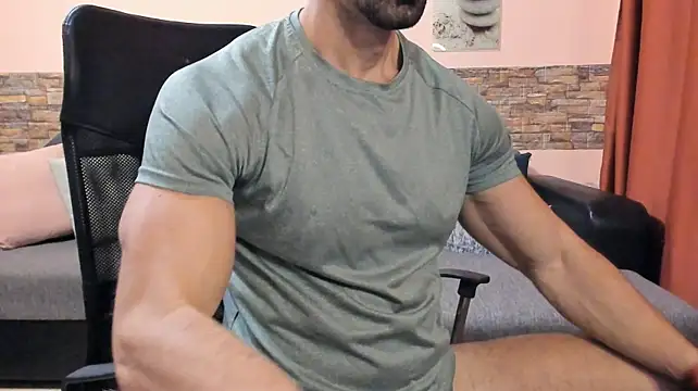HotHunkTrainer – Naživo XXX chat