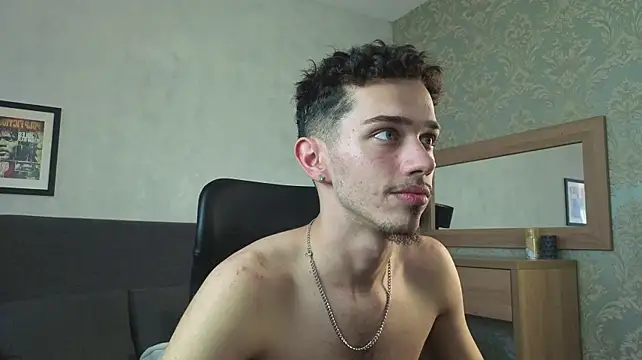 KaydenDrew Adlı Modelin Canlı XXX Sohbeti