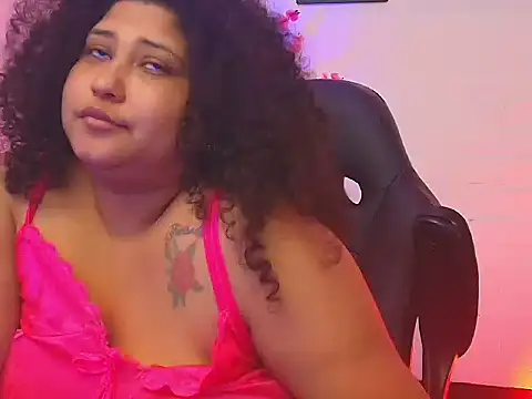 Chat XXX en directo de Ayliinn_