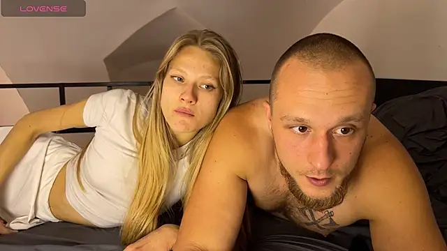 צ'אט XXX בשידור חי של lion_and_kittyy