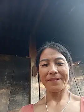 Lily-ly 现场XXX聊天