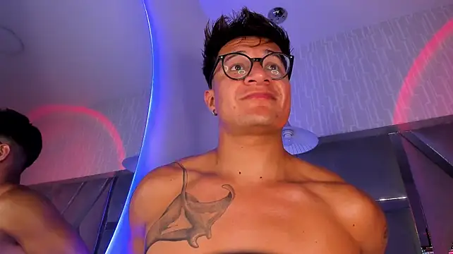 Chat +18 de Hassbyd ao vivo