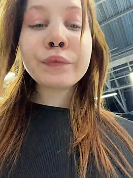 SlavicCandy - flash slutty ass in public