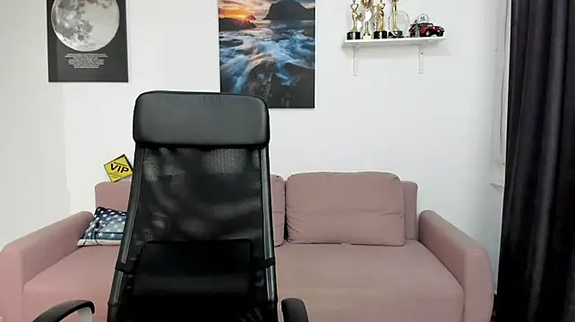 BrutusK08 Show in webcam