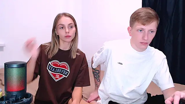 Juliaanddima - Get naked