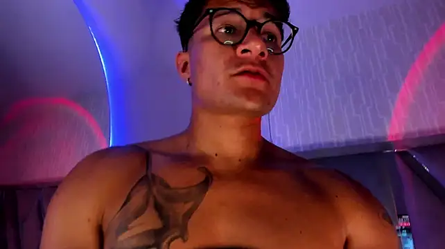 Онлайн чат XXX Hassbyd