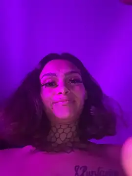 CreamBee69 Webcam Show