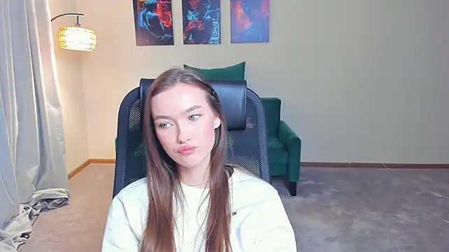 YokoPaiz - Play with ends of my sexy hair!