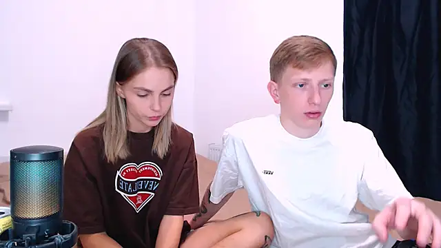 Juliaanddima - Get naked