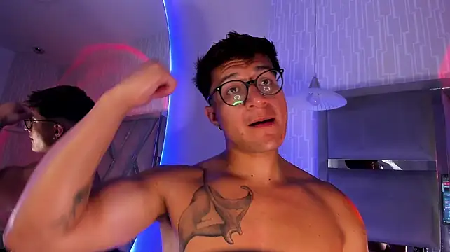 Chat +18 de Hassbyd ao vivo
