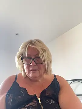 MoistCurveyChanel - SQUIRT