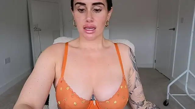 LibbyLoveHeartx: онлайн-секс-чат