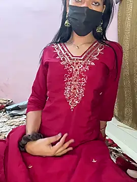 kiaraqueen7 Adlı Modelin Canlı XXX Sohbeti