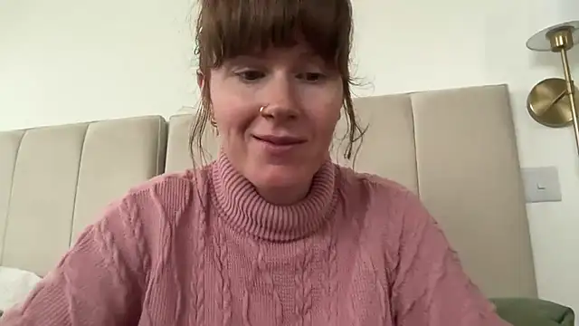 Redheadrosie69 - butt plug in ass