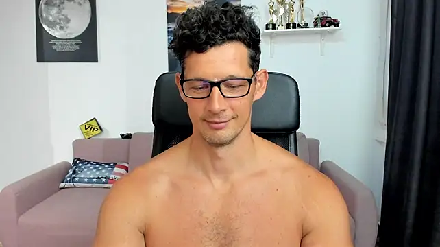 BrutusK08's Live XXX Chat